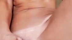Close up MILF masturbation